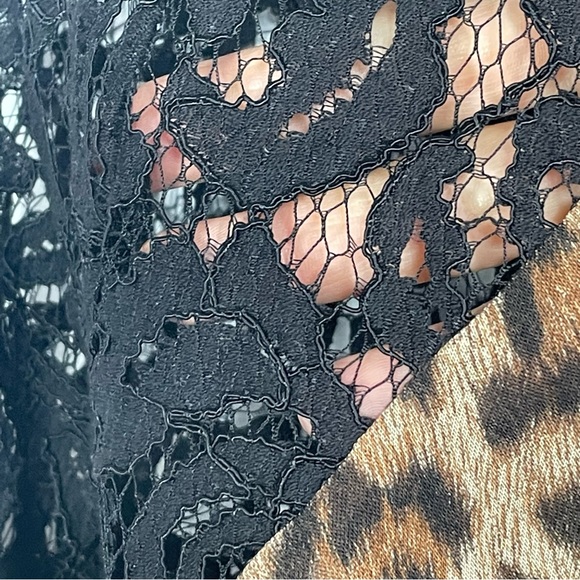 𝅺Michael Kors Leopard Animal Print Top Lace Shoulders Women Size XS - Picture 16 of 16